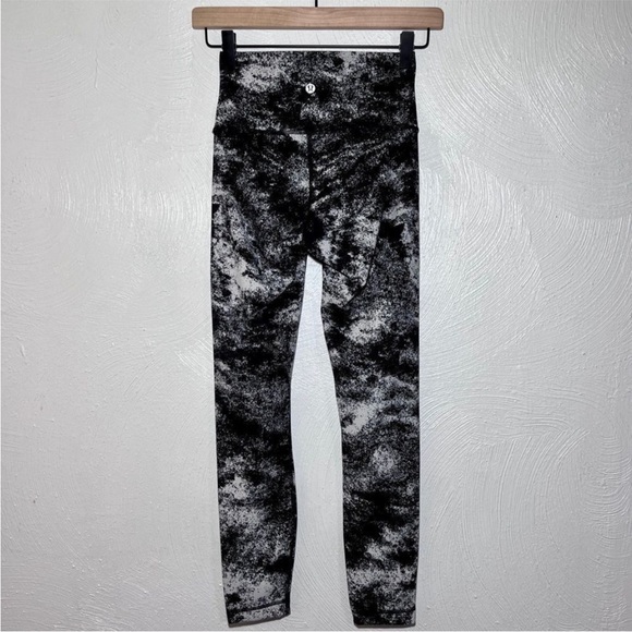 Lululemon Wunder Under High-Rise Tight 25"
*Full-On Luxtreme in Aerify Jacquard - Picture 4 of 7